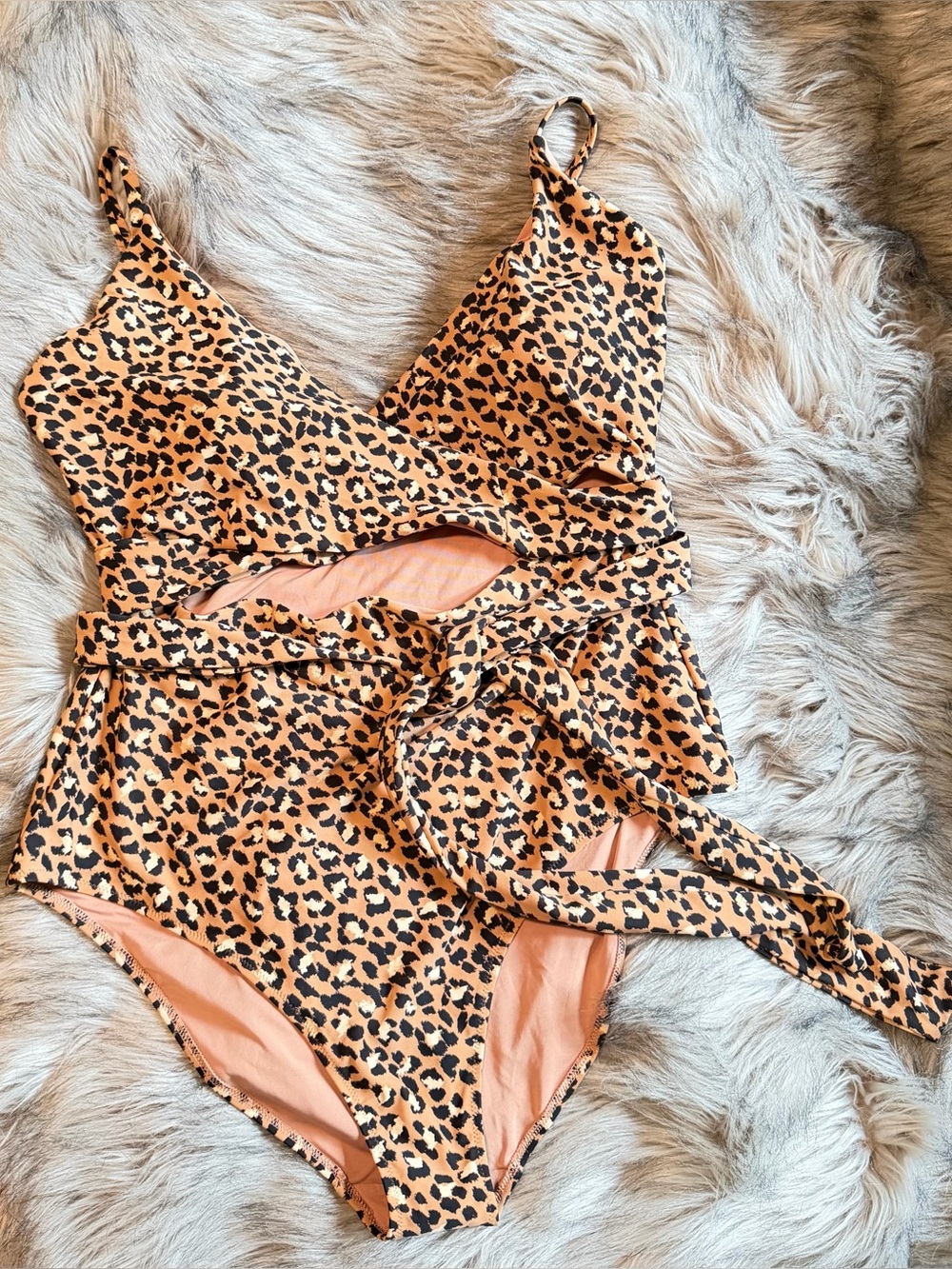 Aerie Leopard Full Coverage One Piece
Swimsuit size XXL - Picture 5 of 7